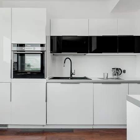 Przytulny Apartament Z Parkingiem Partynice We Wroclawiu By Noclegi Renters Exterior photo