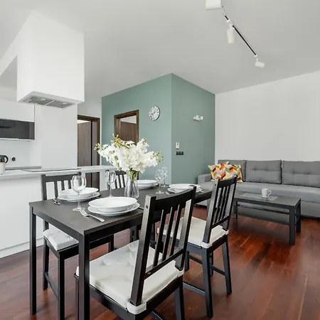 Przytulny Apartament Z Parkingiem Partynice We Wroclawiu By Noclegi Renters Exterior photo