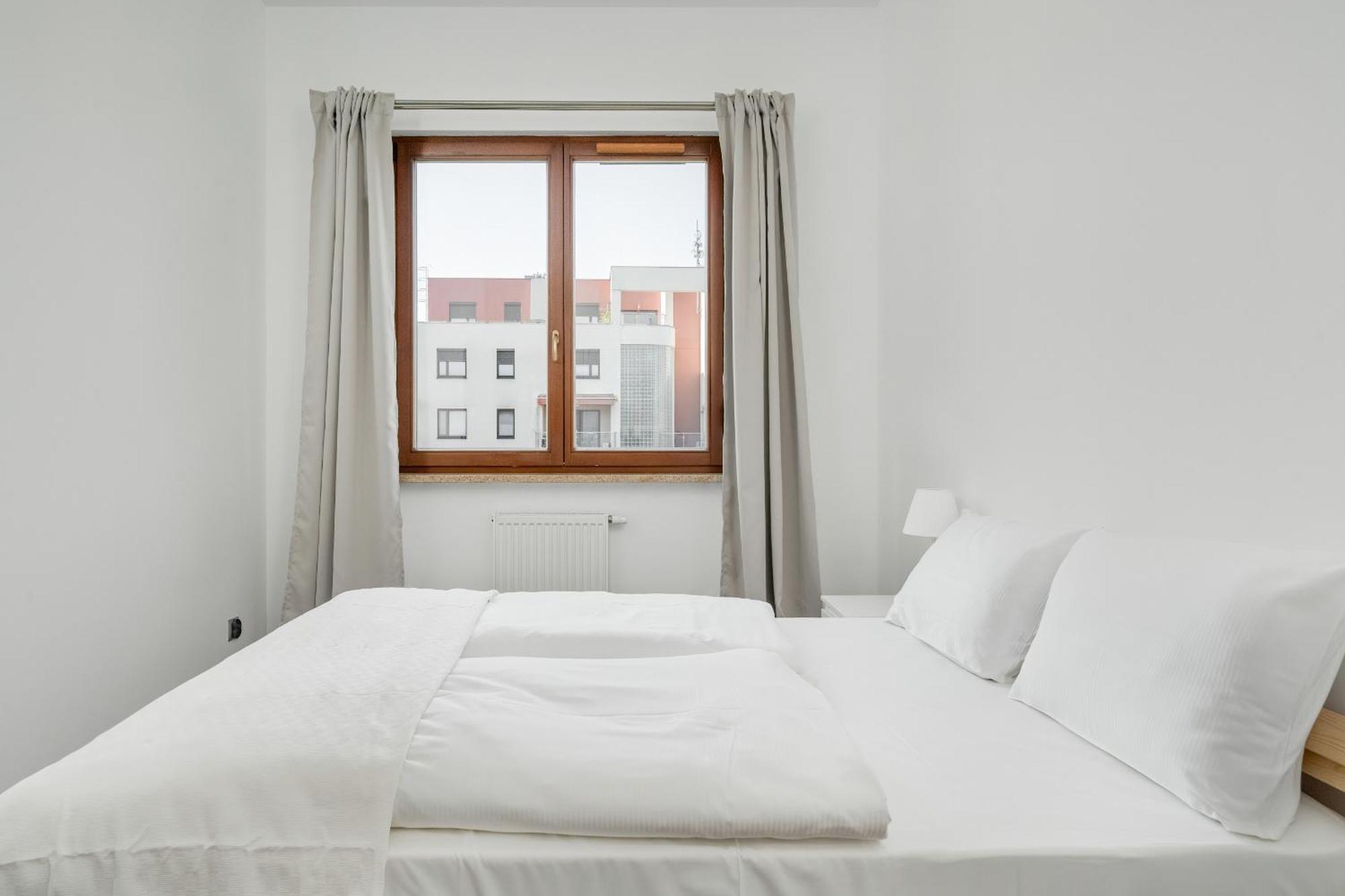 Przytulny Z Parkingiem Partynice We Wroclawiu By Renters Apartment