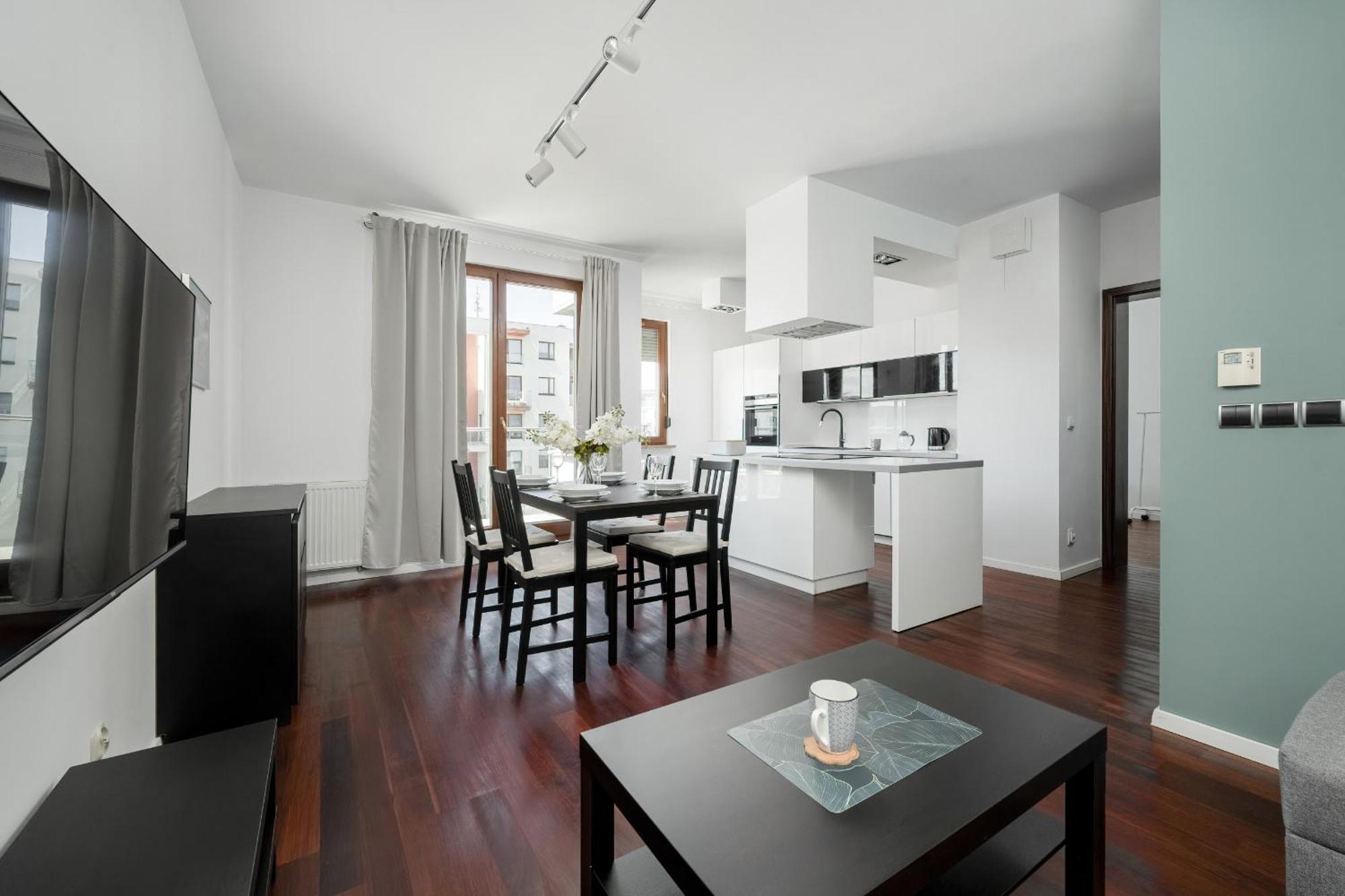 Przytulny Z Parkingiem Partynice We Wroclawiu By Renters Apartment Wroclaw