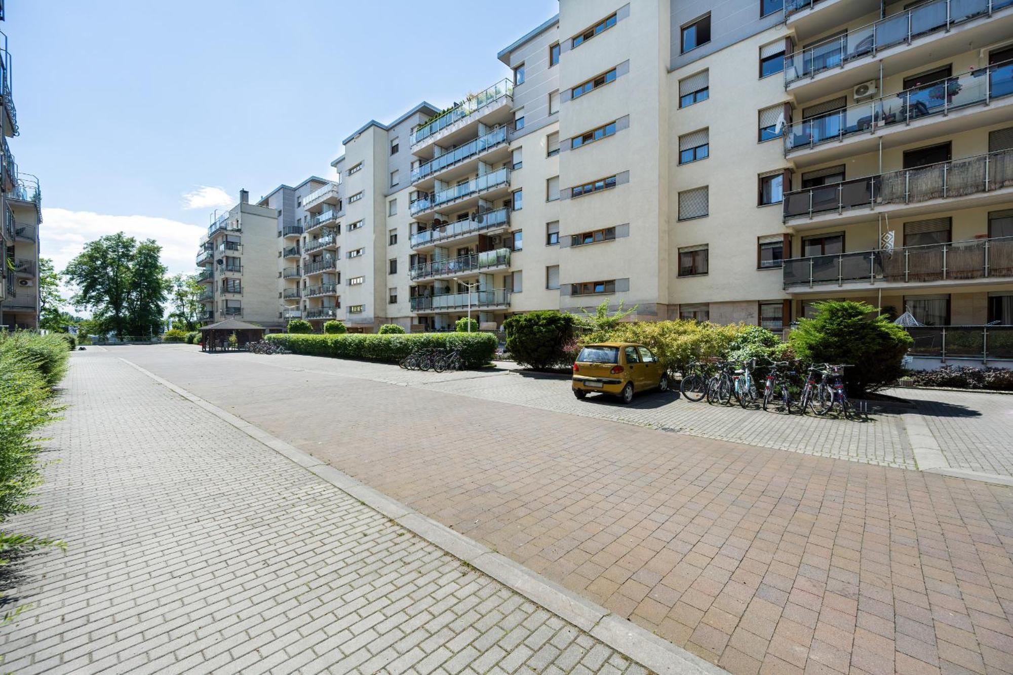 Przytulny Z Parkingiem Partynice We Wroclawiu By Renters *