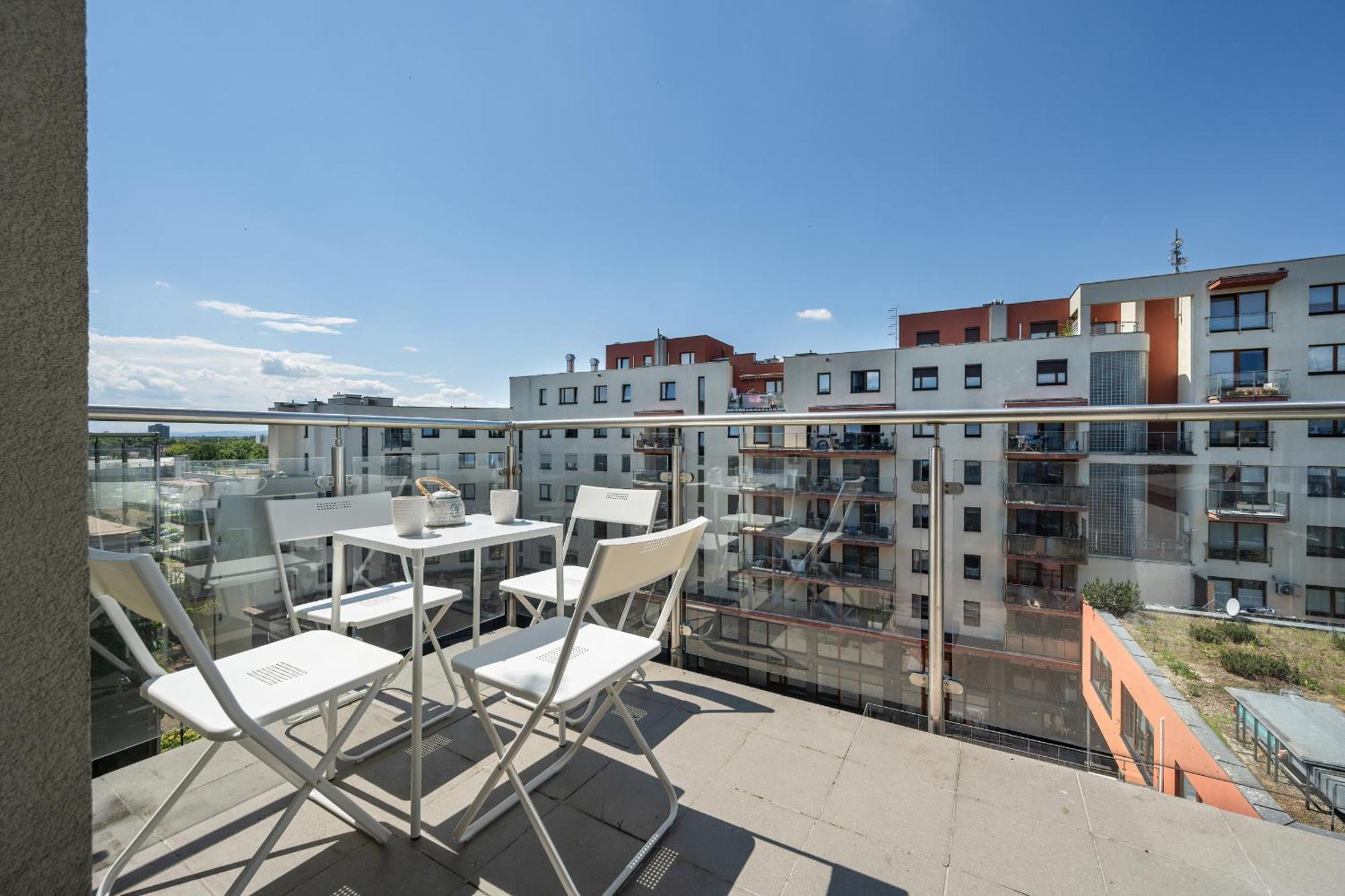 Przytulny Z Parkingiem Partynice We Wroclawiu By Renters Apartment *