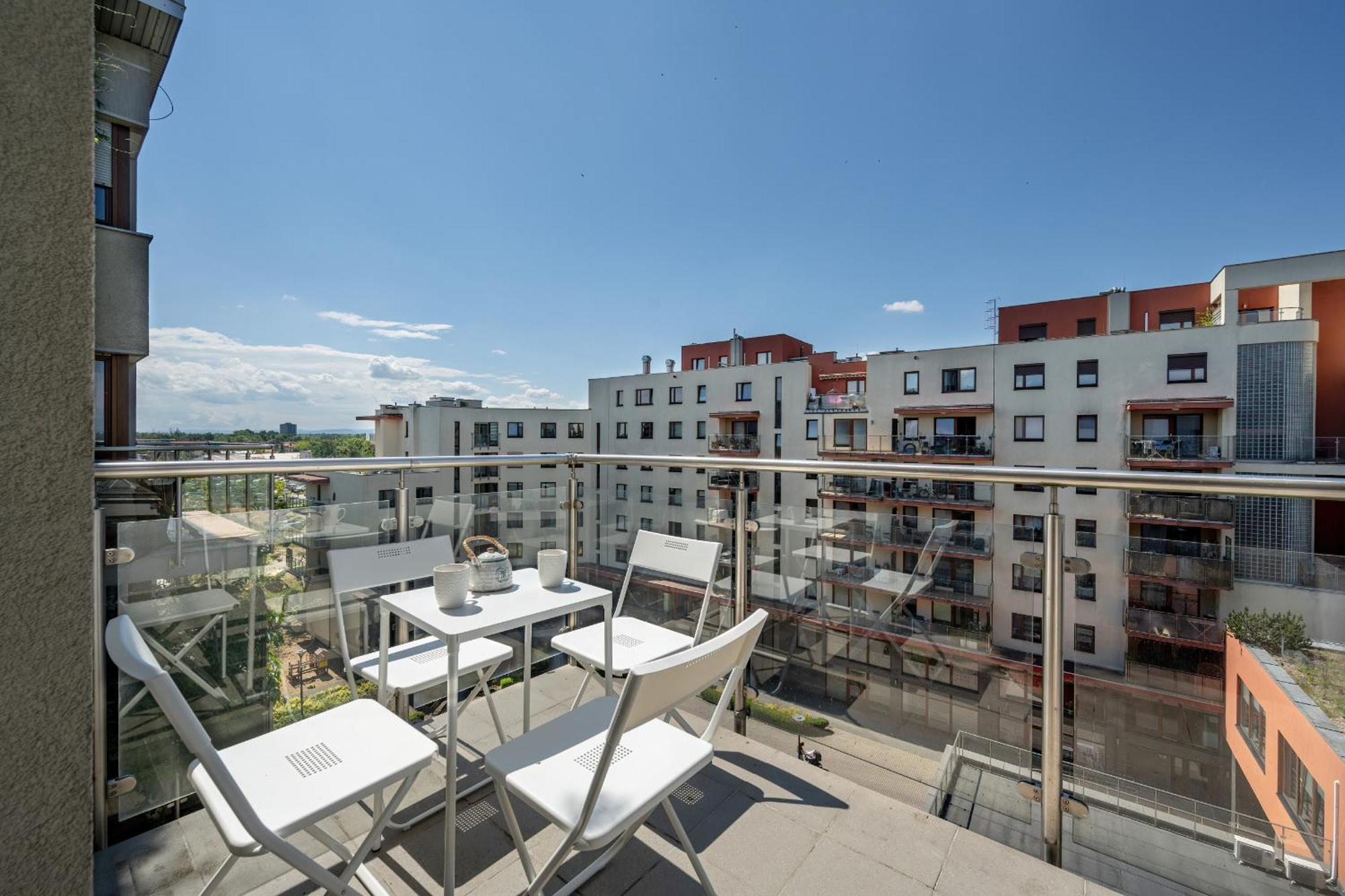 Przytulny Z Parkingiem Partynice We Wroclawiu By Renters